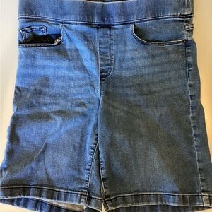 DKNY Bermuda shorts -SZ L
S-1